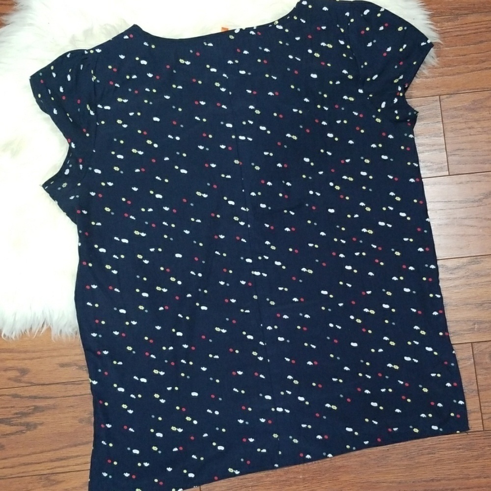 Flutter sleeve Polka Dot Blouse - Picture 3 of 7